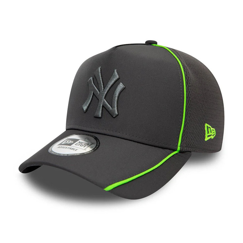 New Era Feather Pipe Trucker New York Yankees Cap - Gray - قبعة